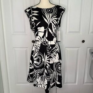 NEW Perceptions Black and White Classy Sleeveless Sheath Dress SIZE‎ 16